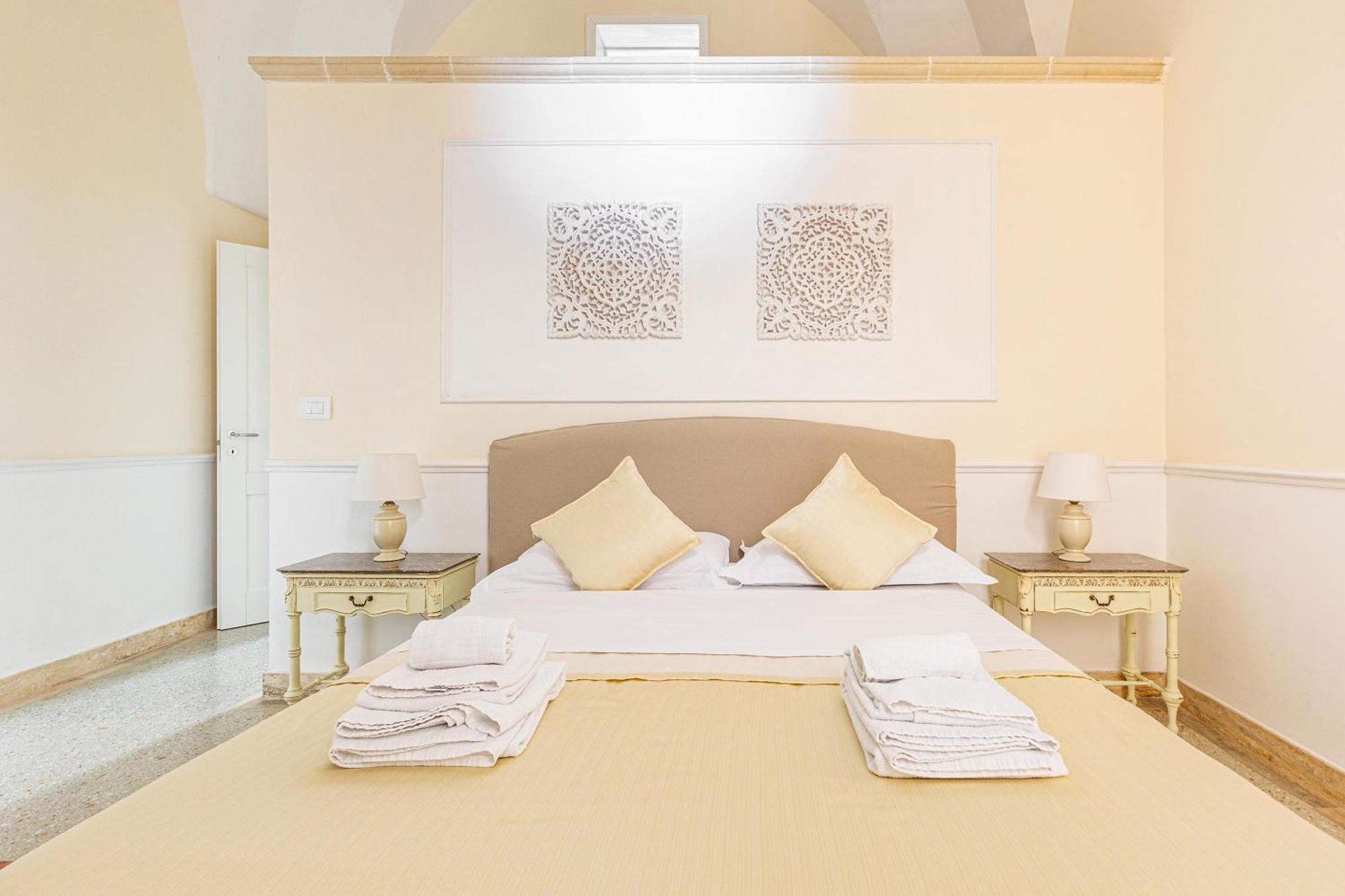 Dimora Le Tre Muse Guesthouse Lecce Exterior photo
